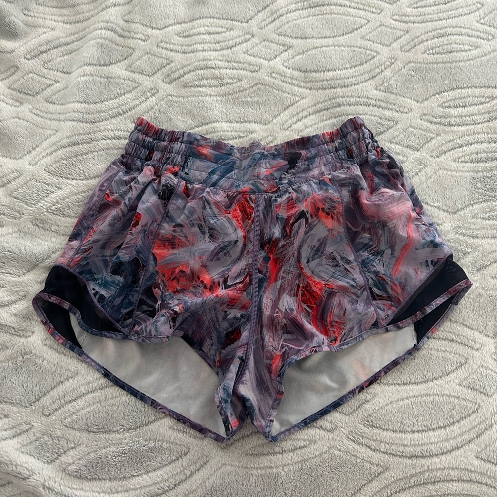 lululemon limited edition high-rise 2.5” hotty hot shorts!!